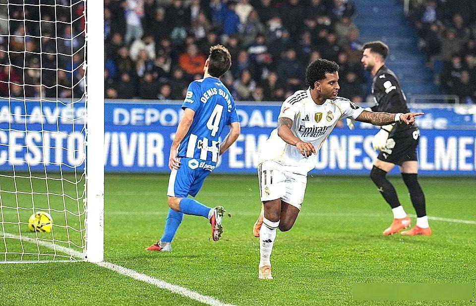 皇马最悲情英雄！救完球队救主帅，连个首发都换不回来