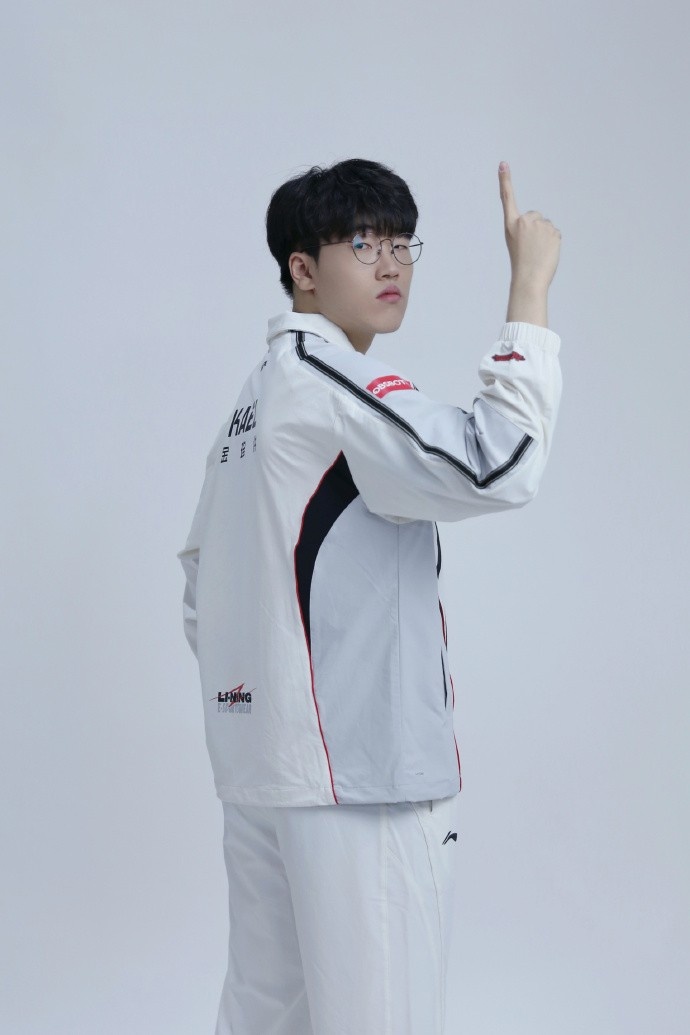 AL发布选手日常返图：定妆照拍摄花絮太suai了呀